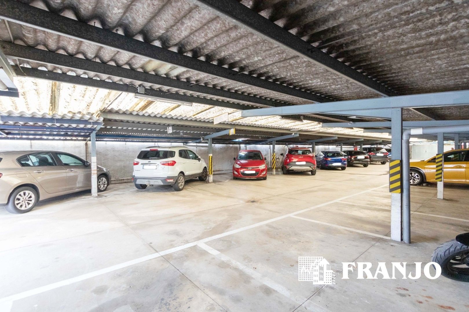 Parking of Industrial buildings for sale in Barberà del Vallès