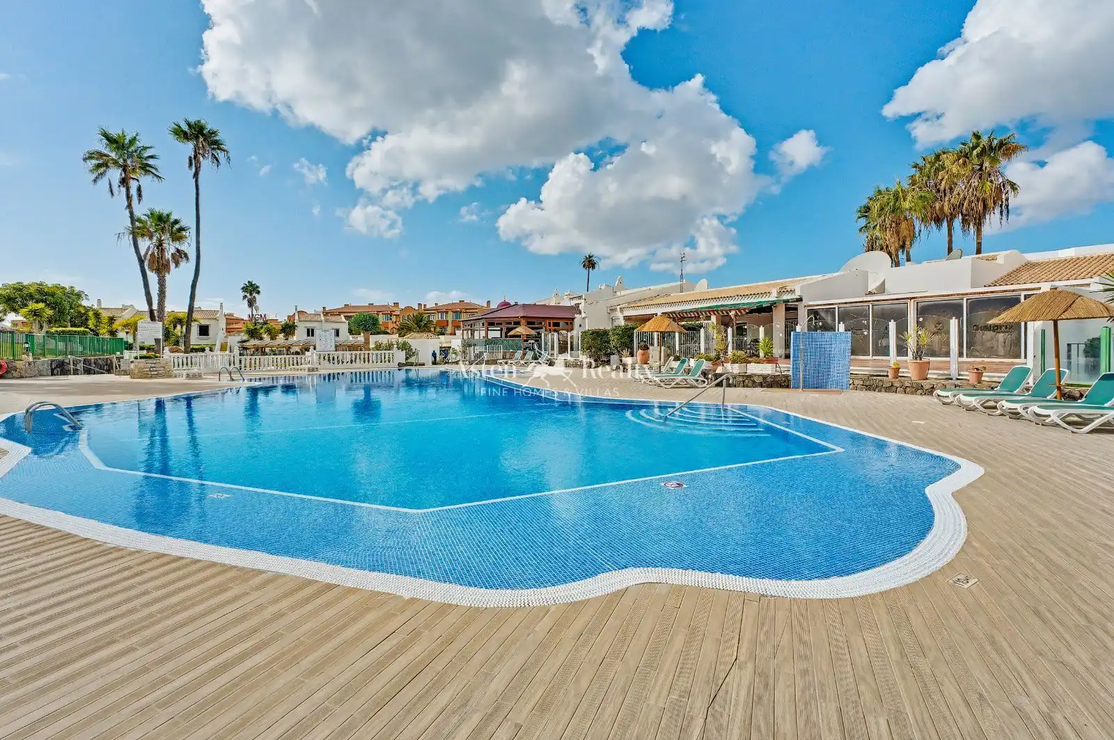 Piscina de Dúplex en venda en San Miguel de Abona amb Aire condicionat, Calefacció i Jardí privat
