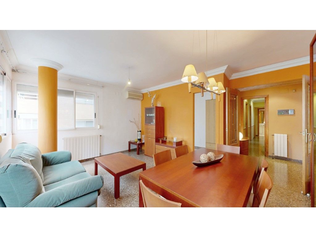 Vista exterior de Piso en venta en Sagunto / Sagunt con Aire acondicionado, Trastero y Horno