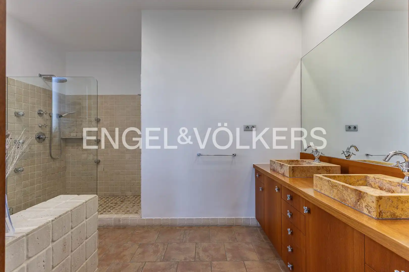 Bathroom of Houses for sale in Les Franqueses del Vallès  with Air Conditioner, Heating and Private garden