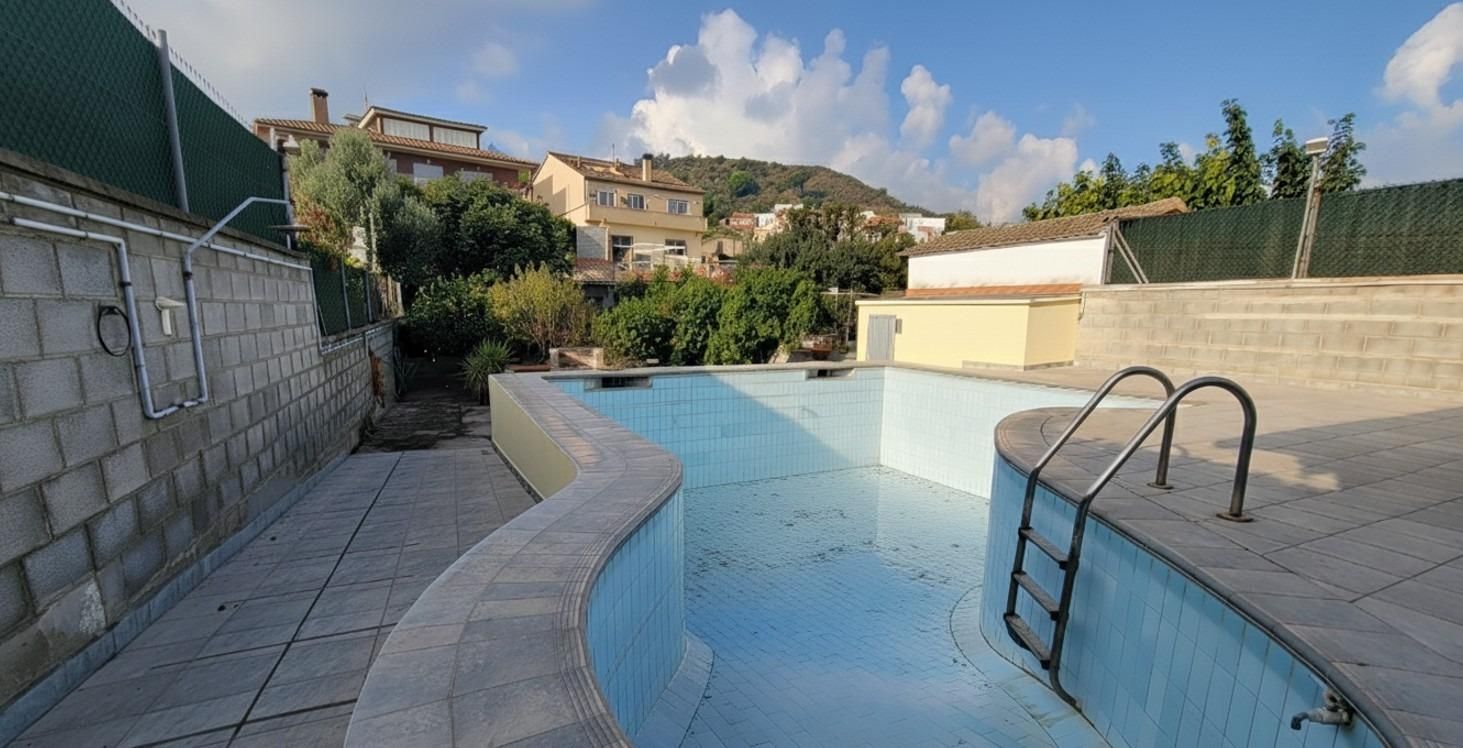Swimming pool of House or chalet for sale in Sant Vicenç Dels Horts  with Private garden, Terrace and Swimming Pool