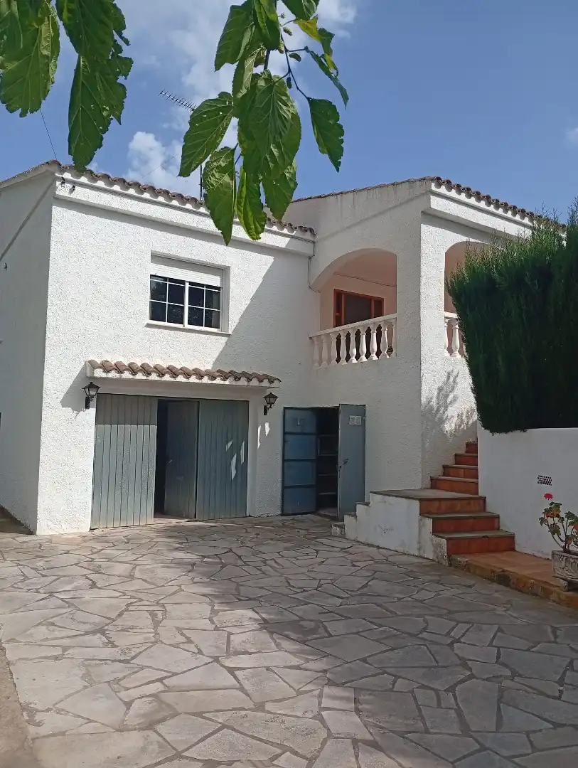 Vista exterior de Casa o xalet en venda en Oropesa del Mar / Orpesa amb Jardí privat, Terrassa i Traster