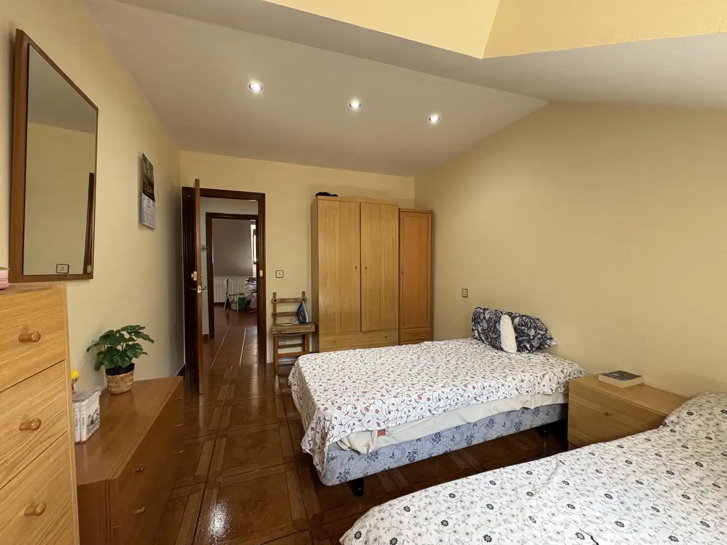 Habitación de Edificio en venta en Aller