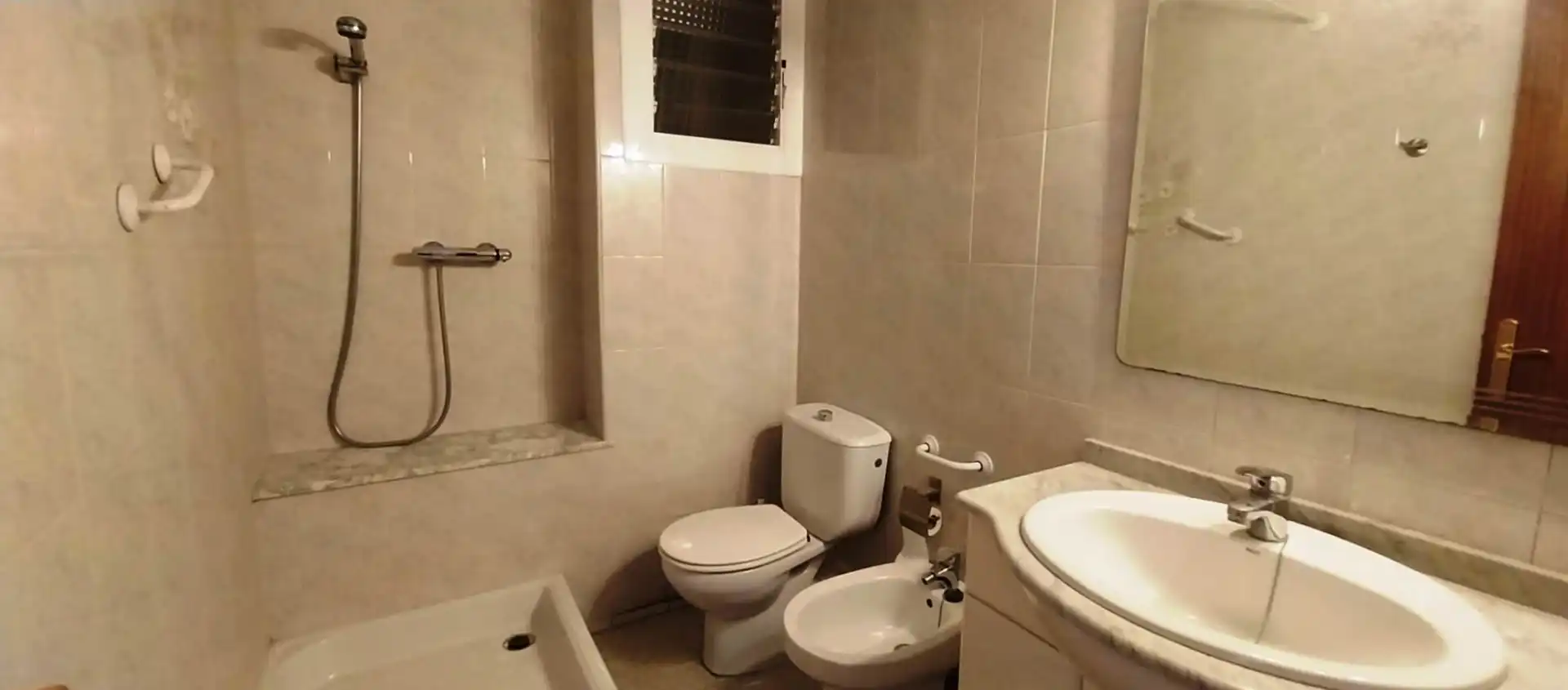 Baño de Piso en venta en Barcelona con Horno