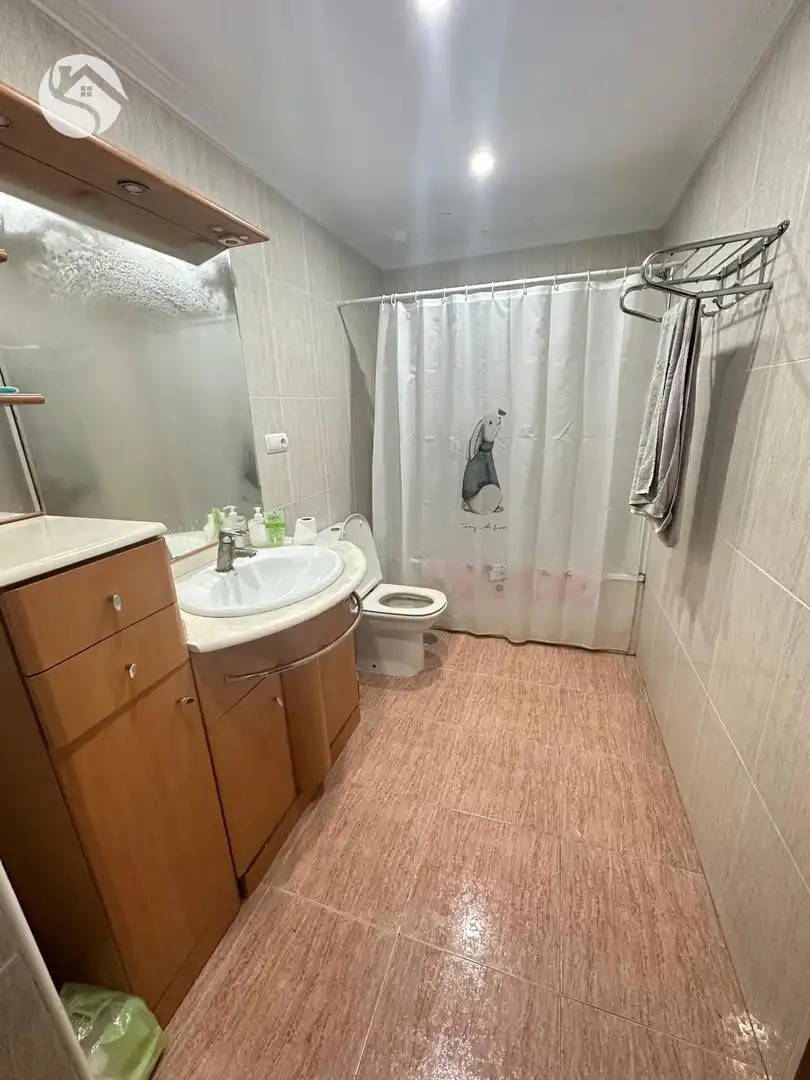 Baño de Piso en venta en Cuenca con Calefacción, Terraza y Trastero