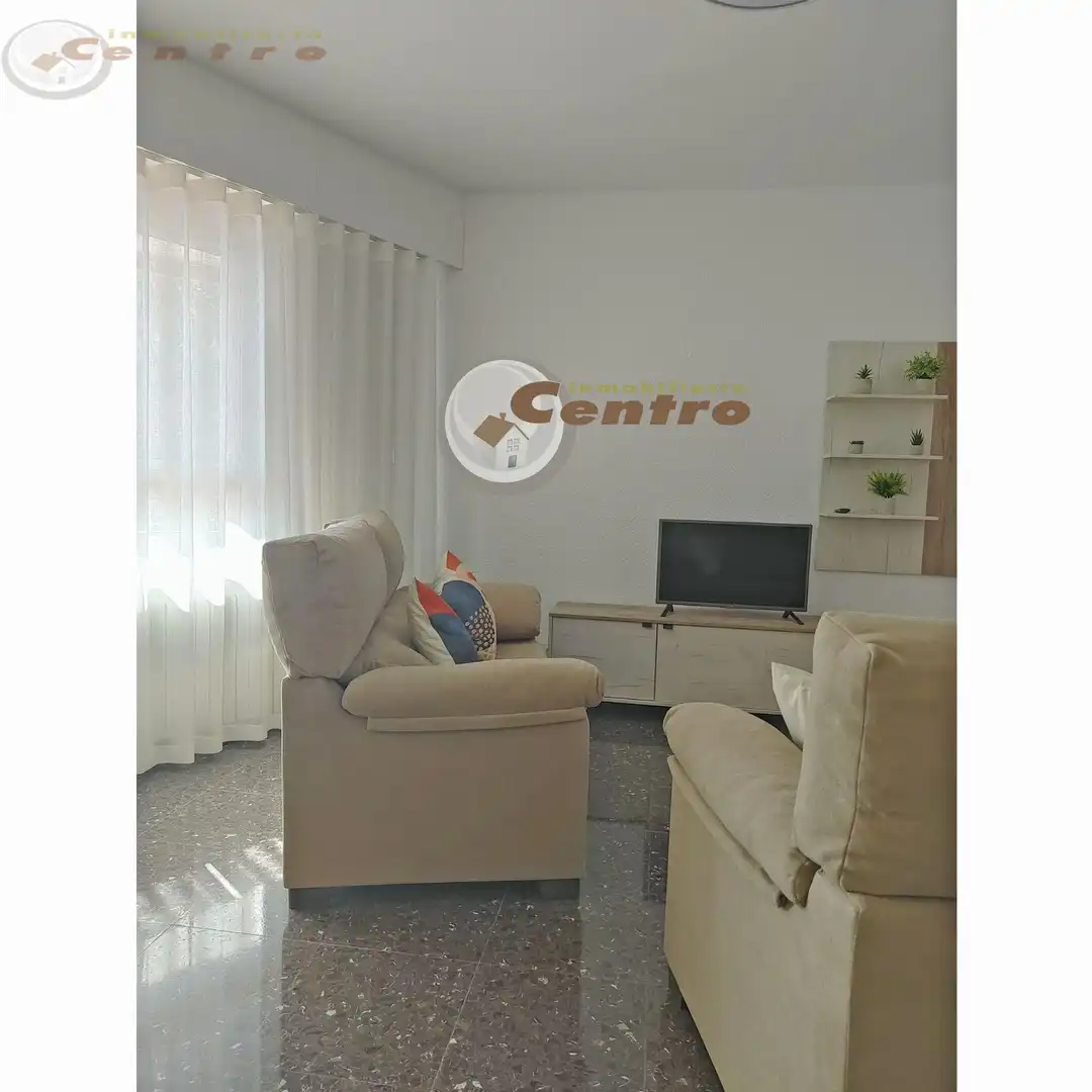 Sala de estar de Piso de alquiler en Albacete con Calefacción, Amueblado y Balcón