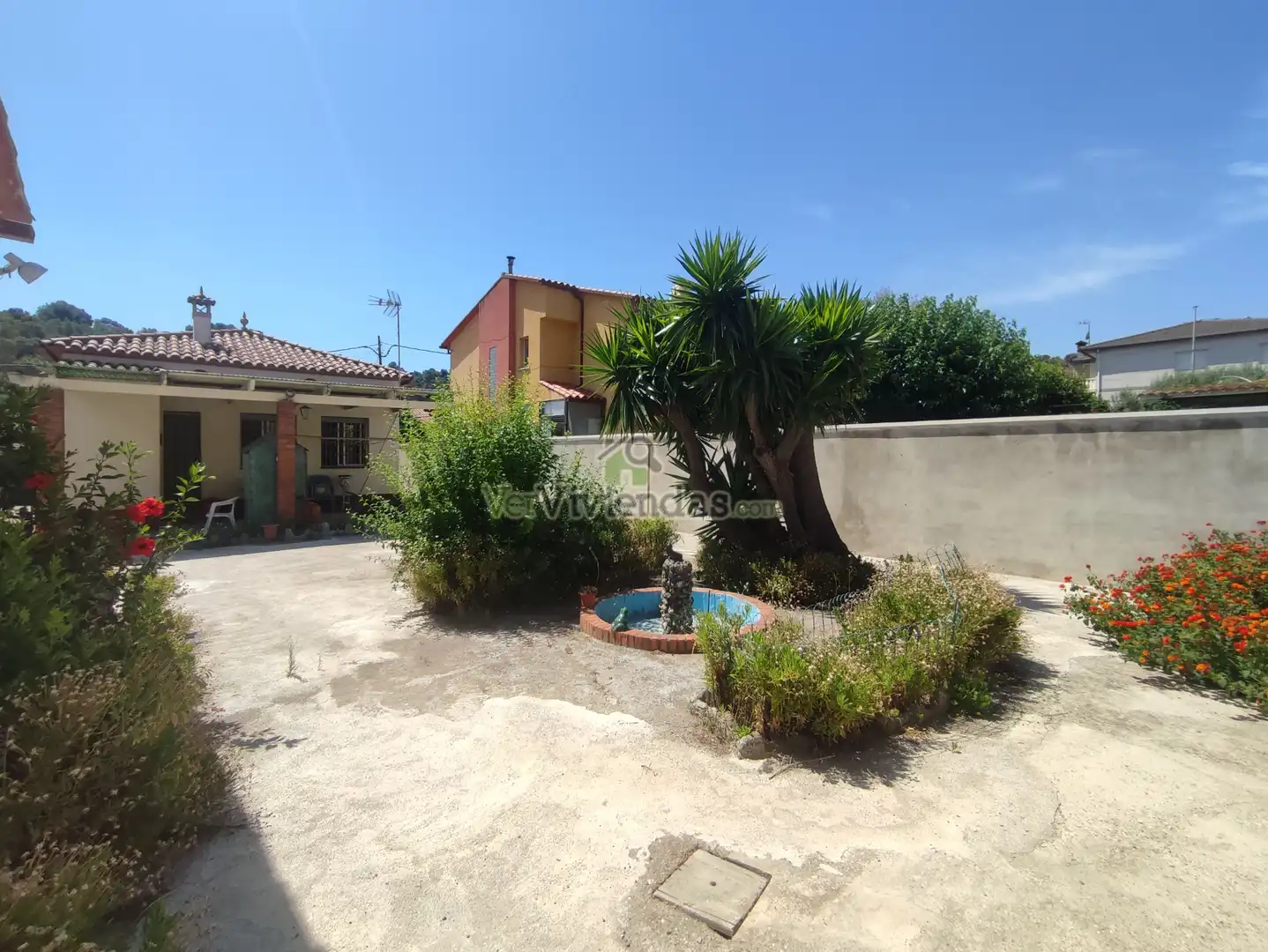 Vista exterior de Casa o xalet en venda en Sant Andreu de la Barca amb Calefacció, Jardí privat i Terrassa