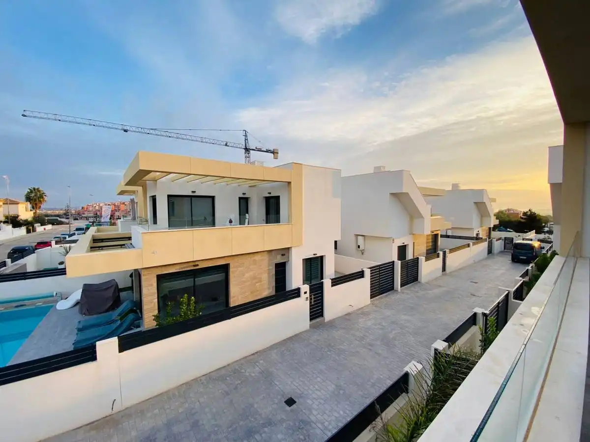 Detached house with pool for sale in Centro, imagen 2