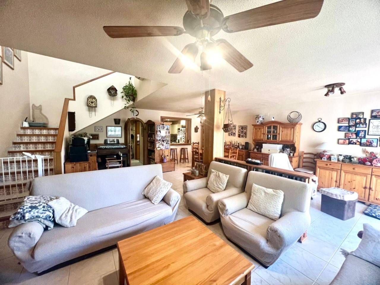 Sala d'estar de Casa o xalet en venda en Alicante / Alacant amb Aire condicionat, Terrassa i Piscina comunitària