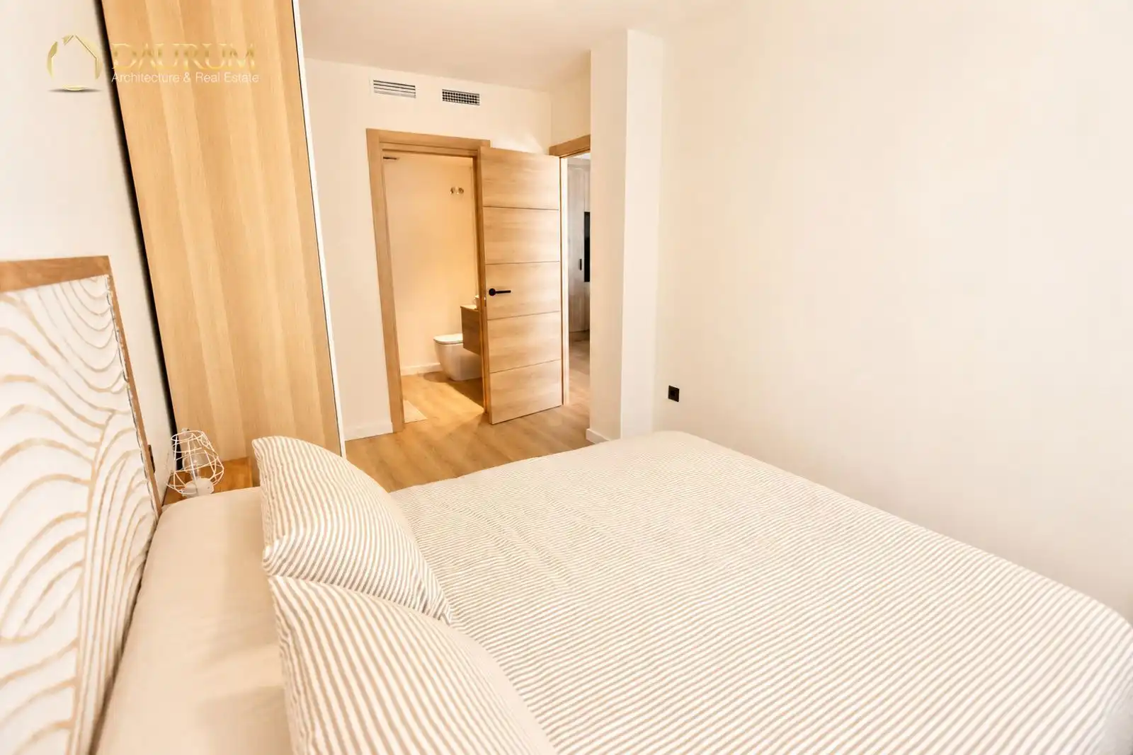 Habitación de Piso en venta en Alicante / Alacant con Aire acondicionado, Terraza y Piscina