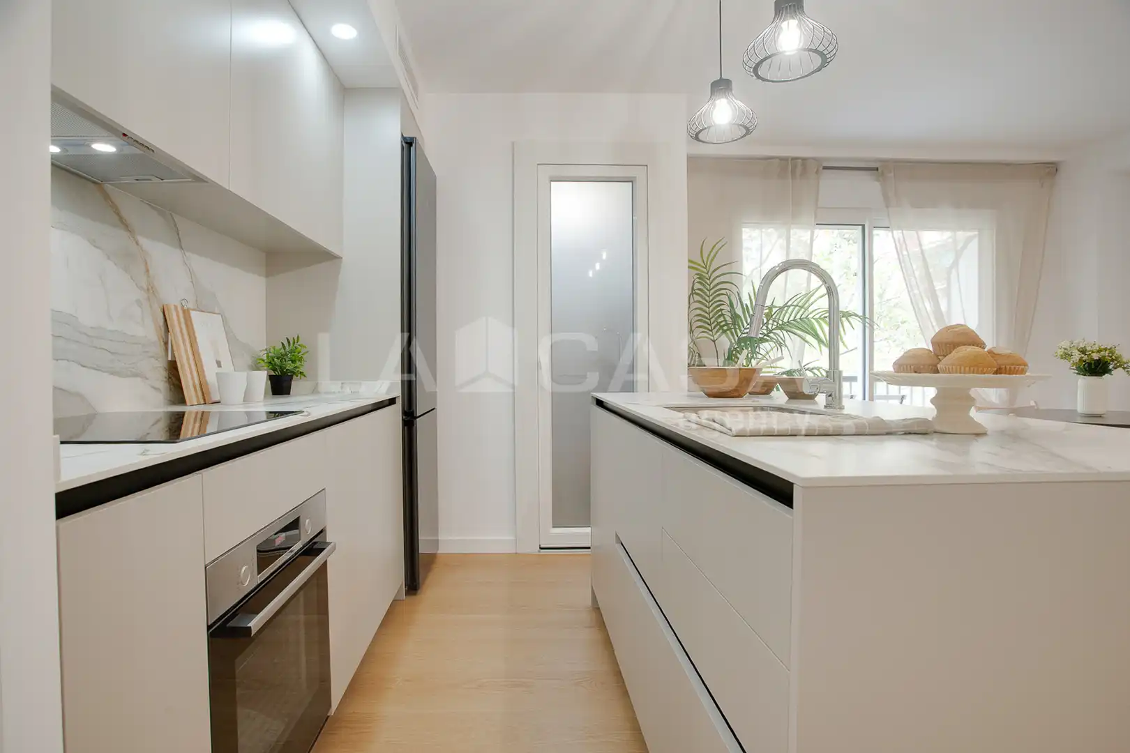 Küche von Wohnung zum Verkauf in Barcelona mit Heizung und Balkon