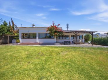 Chalet con piscina en venta en Vejer
