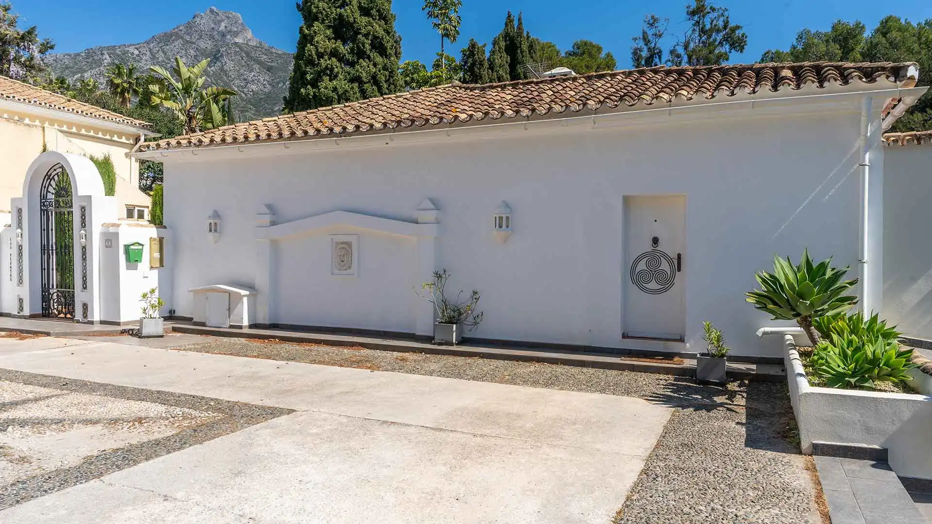 Vista exterior de Casa o chalet en venta en Marbella con Aire acondicionado, Jardín privado y Terraza