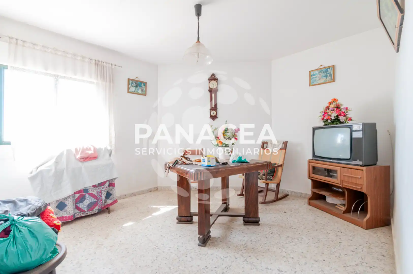 Sala d'estar de Casa o xalet en venda en Albondón amb Moblat i Balcó