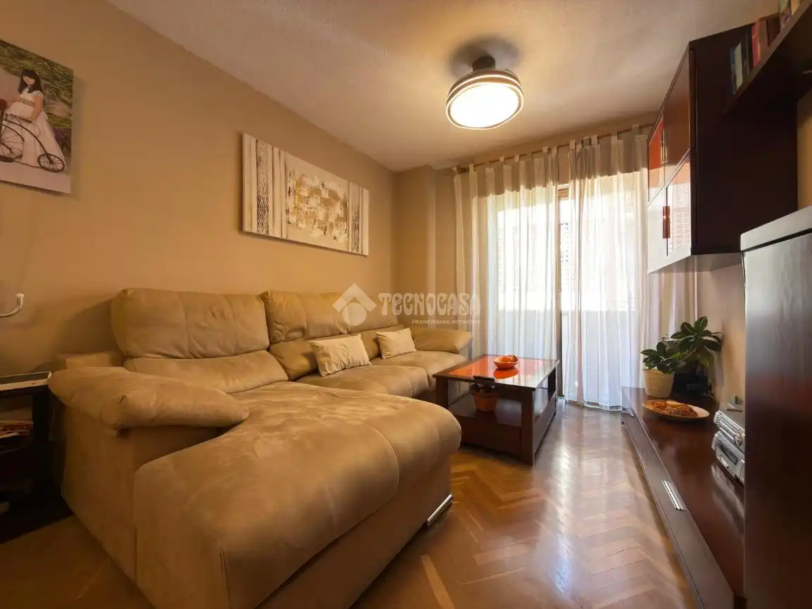 Sala de estar de Piso en venta en Alcobendas con Aire acondicionado, Parquet y Balcón