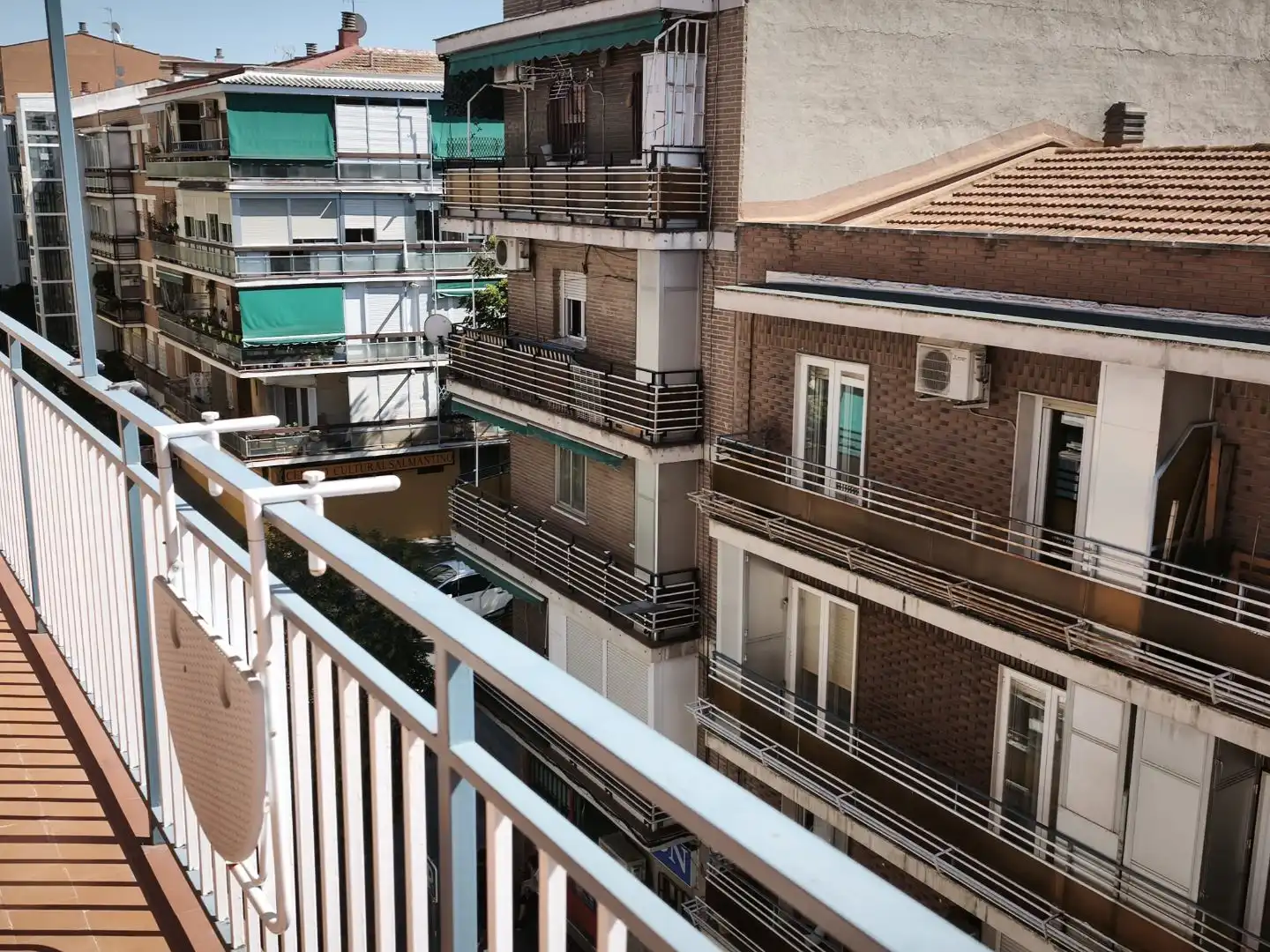 Terrasse von Wohnung zur Miete in  Madrid Capital mit Klimaanlage und Balkon