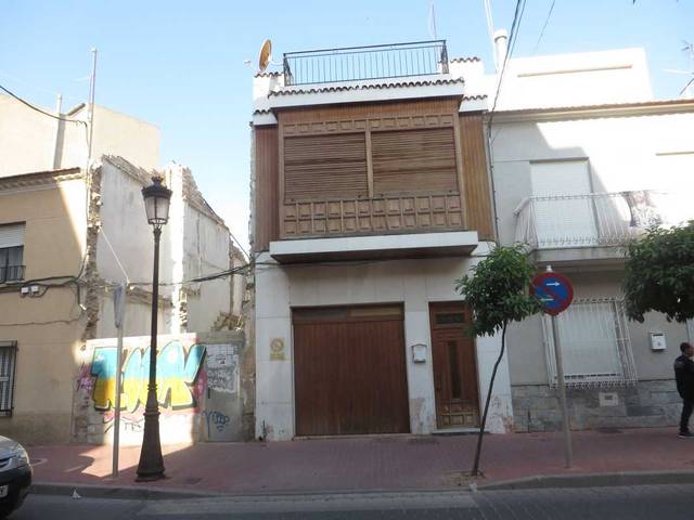 Casa-chalet en Venta en C/ San Sebastián  en Alcantarilla
