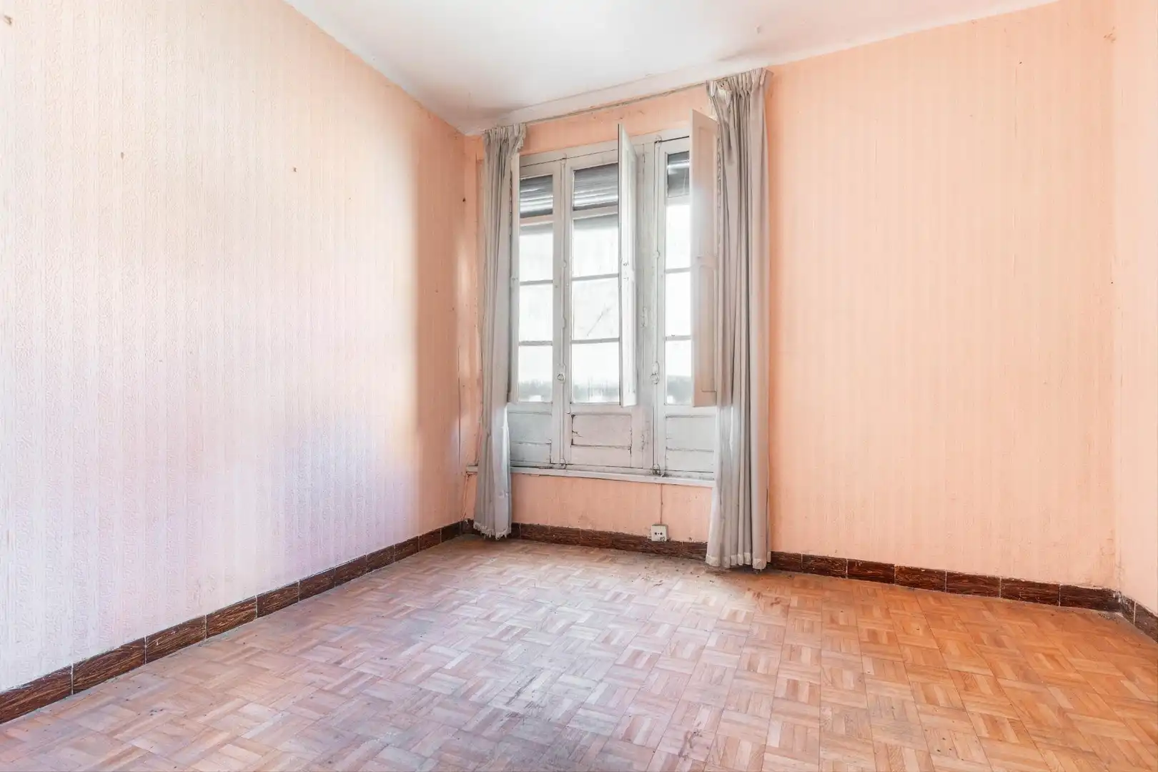Gebäude zum Verkauf in Calle de Valentín Ochoa, 4, La Felguera