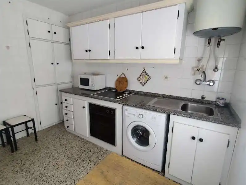 Cuina de Pis en venda en Pravia amb Moblat