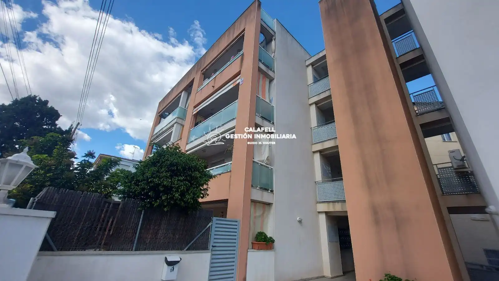 Vista exterior de Piso en venta en Cunit con Aire acondicionado, Jardín privado y Terraza