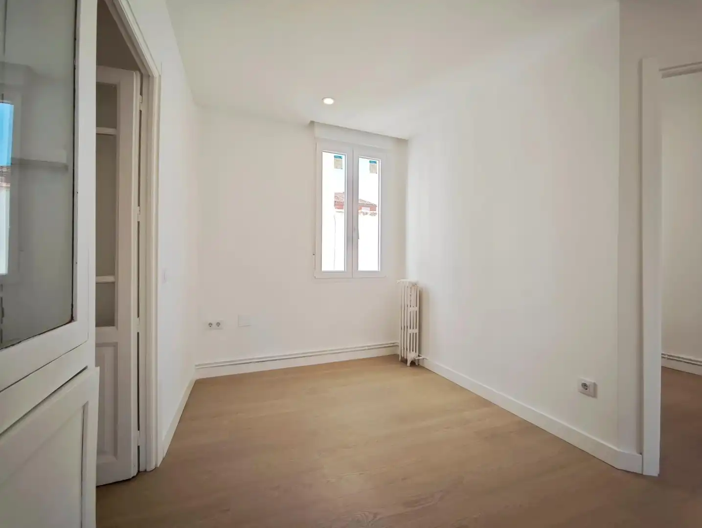 Schlafzimmer von Wohnung zur Miete in Madrid mit Klimaanlage, Heizung und Terrasse