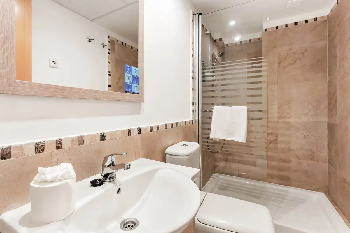 Baño de Apartamento en venta en Manilva con Aire acondicionado, Terraza y Piscina comunitaria