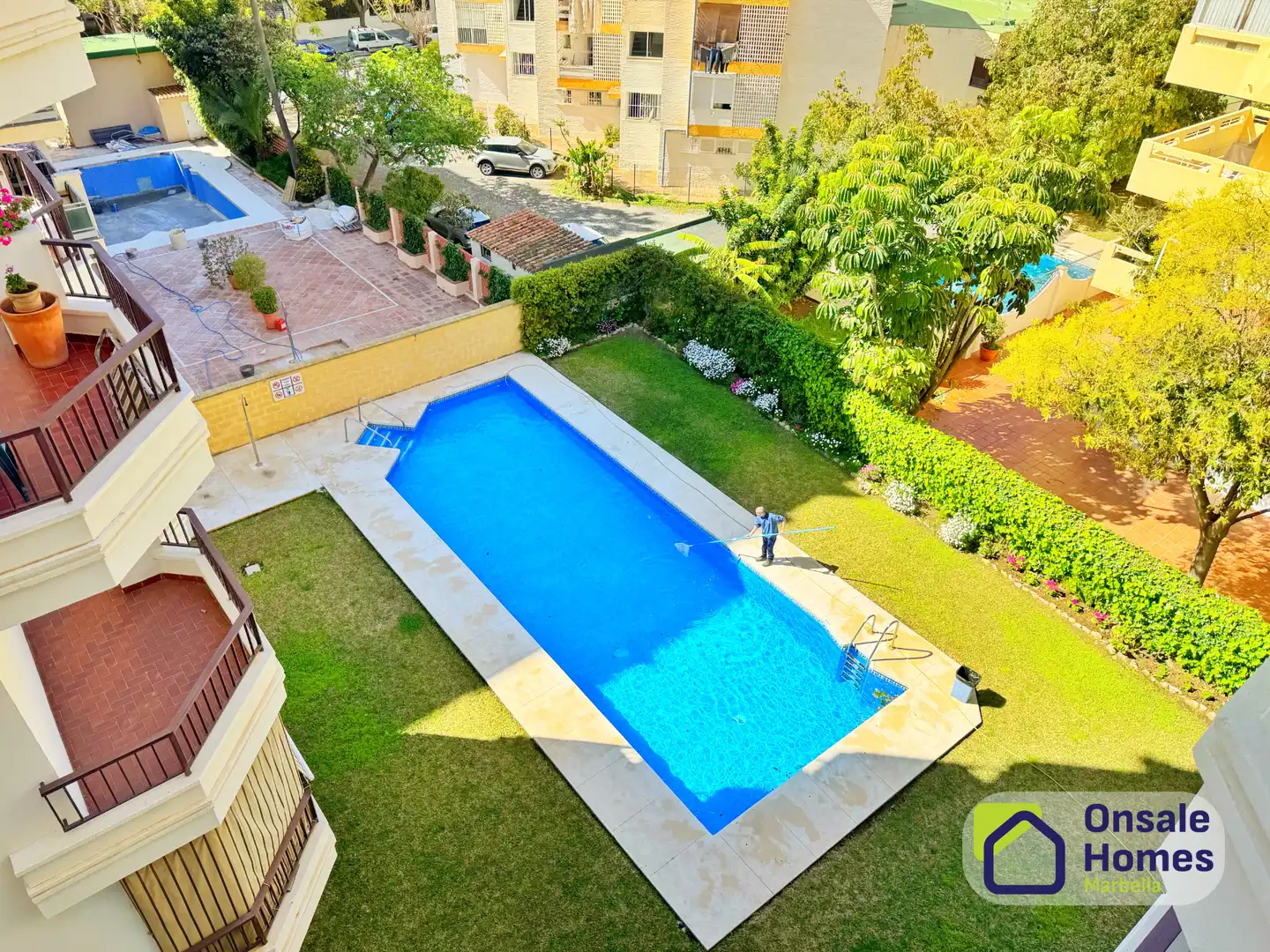 Schwimmbecken von Wohnung zum Verkauf in Marbella mit Terrasse, Balkon und Gemeinschaftspool