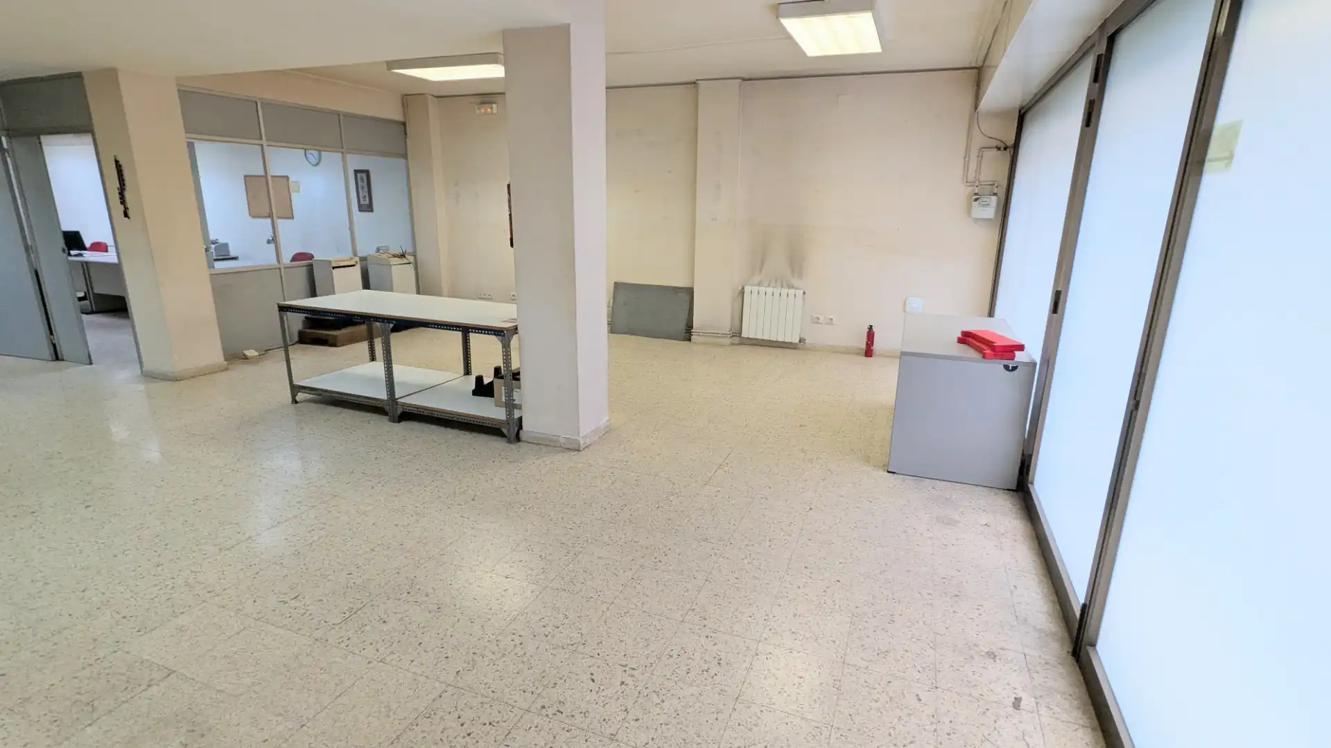 Local en venta en Barcelona con Calefacción, Internet y Alarma