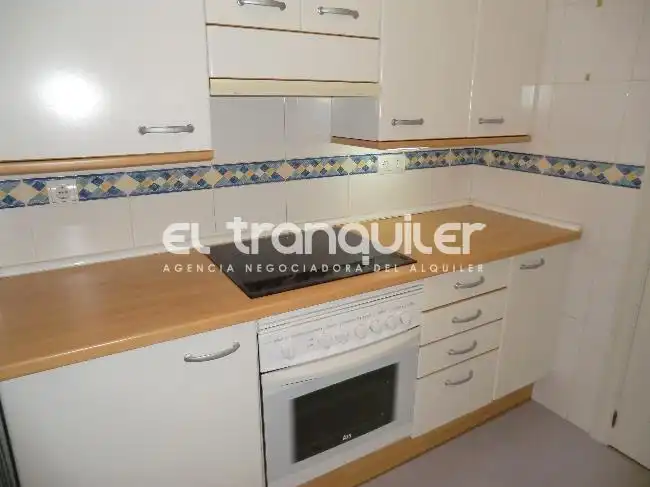 Cocina de Dúplex de alquiler en Majadahonda con Trastero, Piscina y Lavadora