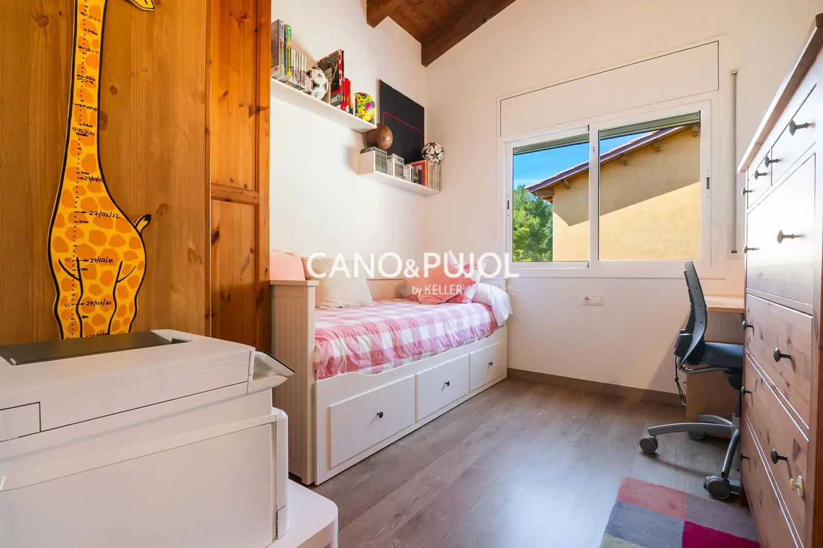 Habitación de Casa o chalet en venta en Corbera de Llobregat con Calefacción, Terraza y Trastero