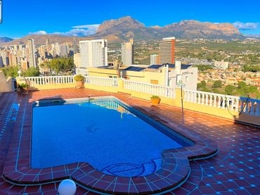 Villa mit Pool zum Verkauf in Rincón de Loix