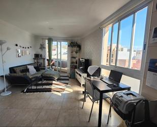 Sala d'estar de Pis en venda en  Santa Cruz de Tenerife Capital amb Terrassa, Moblat i Forn