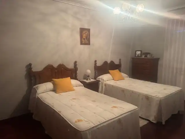 Dormitori de Casa o xalet en venda en Castropol amb Calefacció, Jardí privat i Parquet