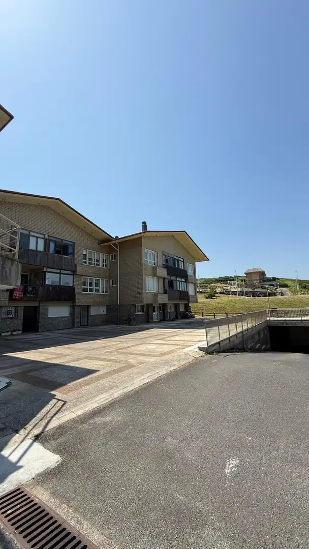 Vista exterior de Planta baixa en venda en Sopela amb Calefacció
