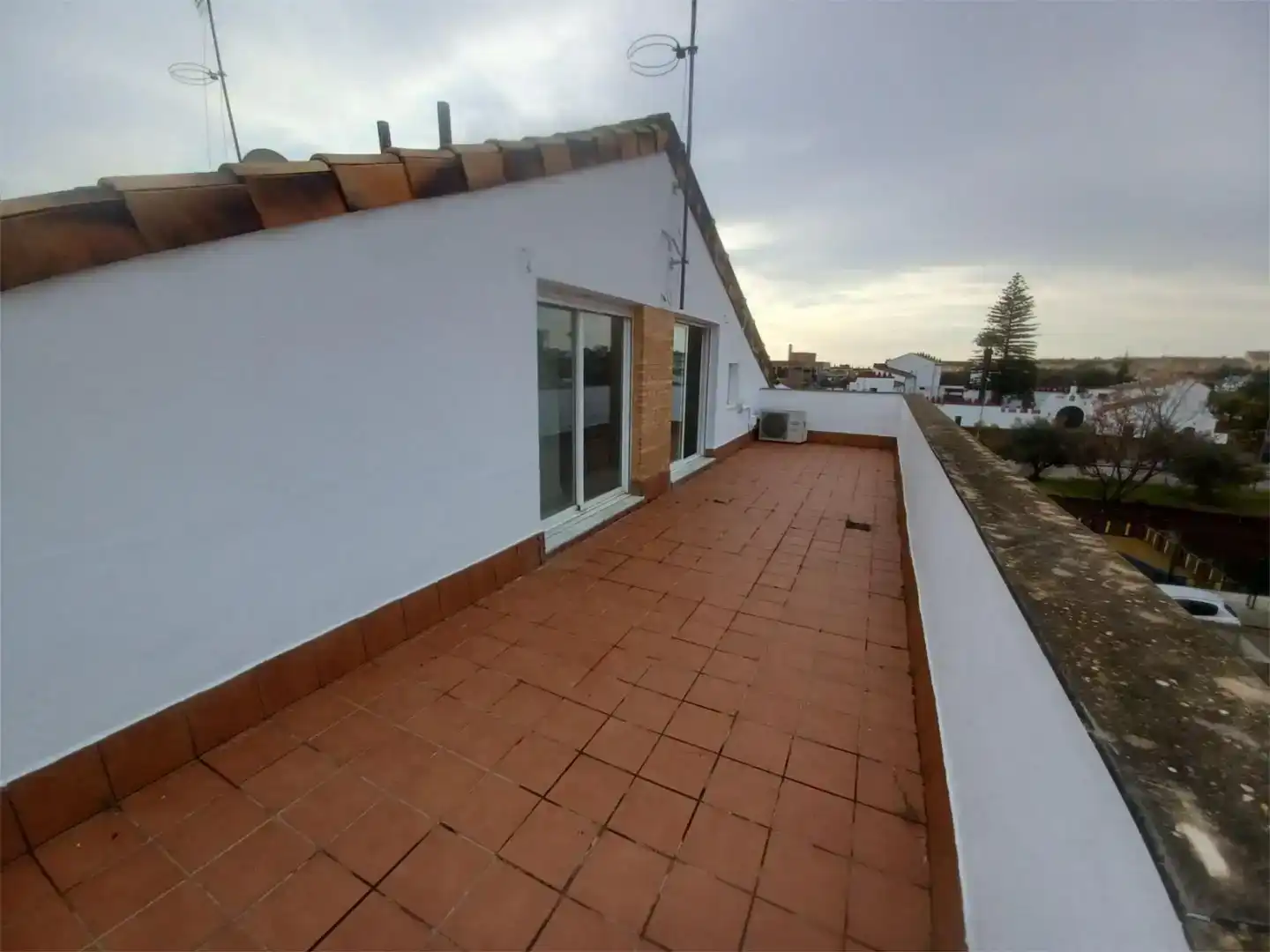 Terrassa de Pis en venda en Espartinas amb Aire condicionat, Jardí privat i Traster