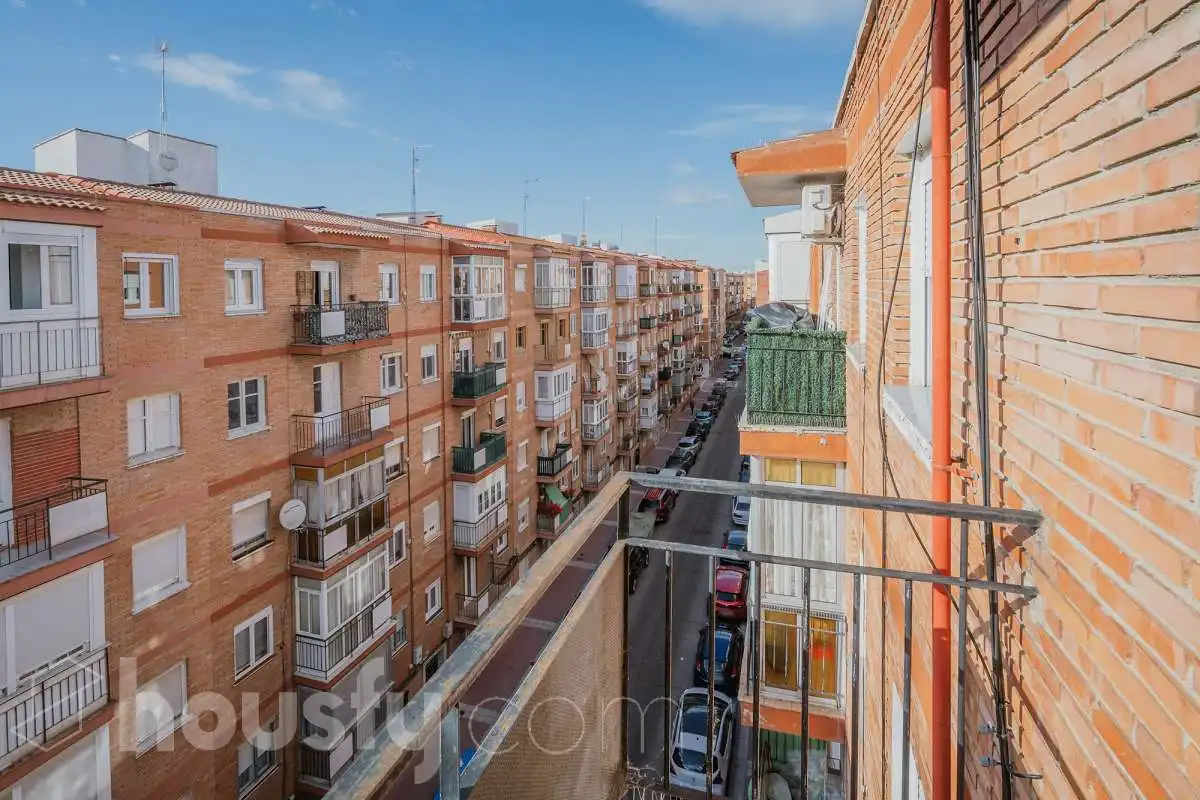 Exterior view of Flat for sale in Valladolid  with Air Conditioner and Terrace