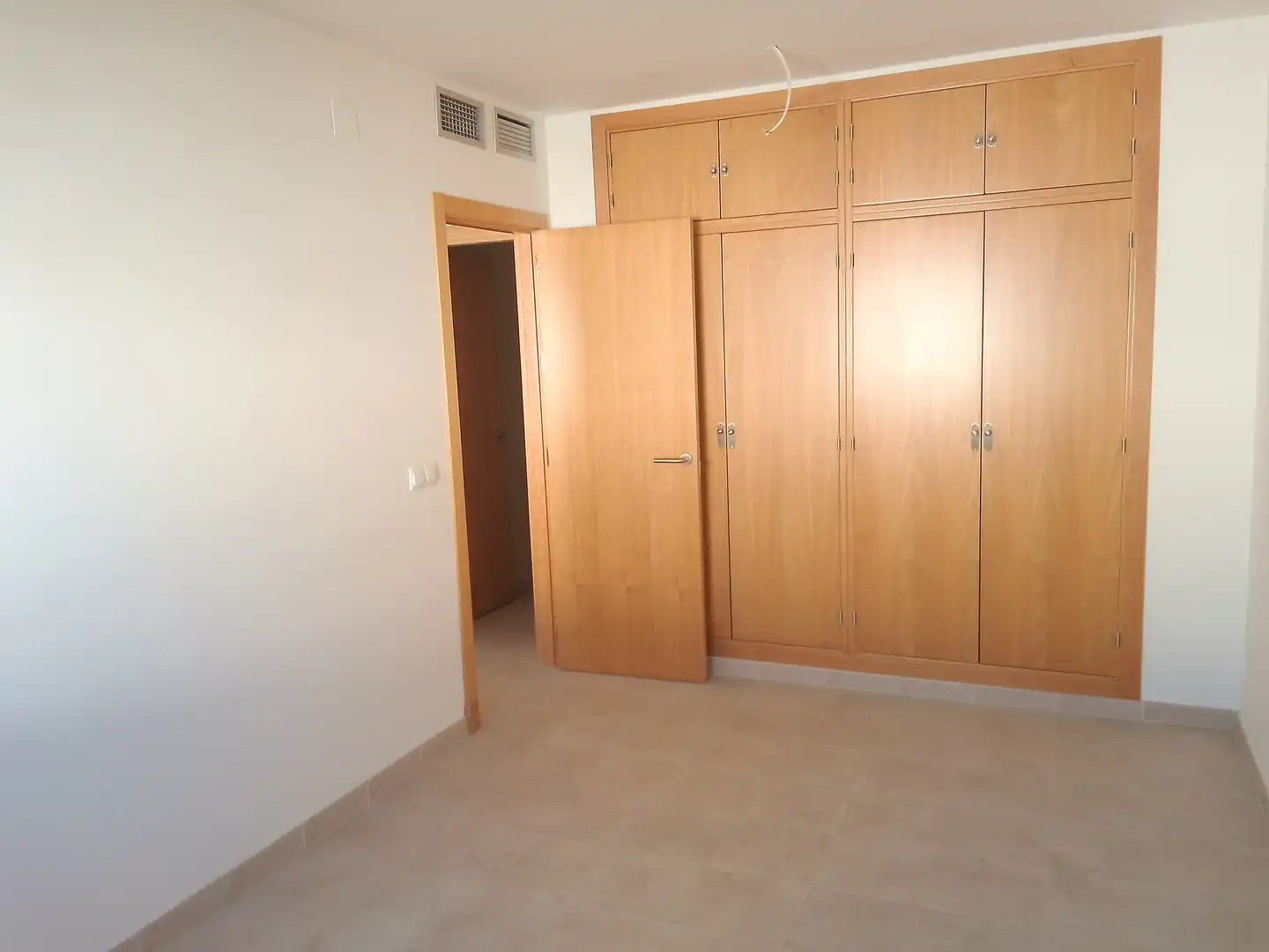 Habitación de Apartamento en venta en Ubrique con Jardín privado, Balcón y Piscina comunitaria