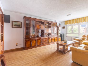 Appartamento con ascensore in vendita a Calle RAMON PEREZ DE AYALA