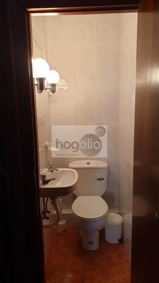 Badezimmer von Wohnung zur Miete in Sevilla mit Klimaanlage und Möbliert