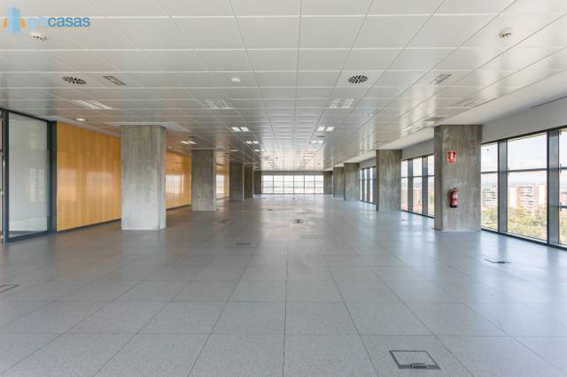 Oficina en Alquiler en El Clavín - Valdeluz