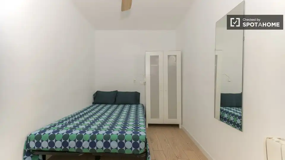 Habitación de Piso de alquiler en Valencia con Aire acondicionado, Calefacción y Amueblado