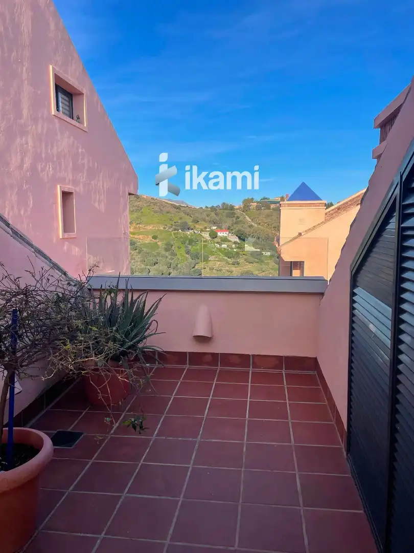 Vista exterior de Àtic en venda en Mijas amb Aire condicionat, Terrassa i Piscina