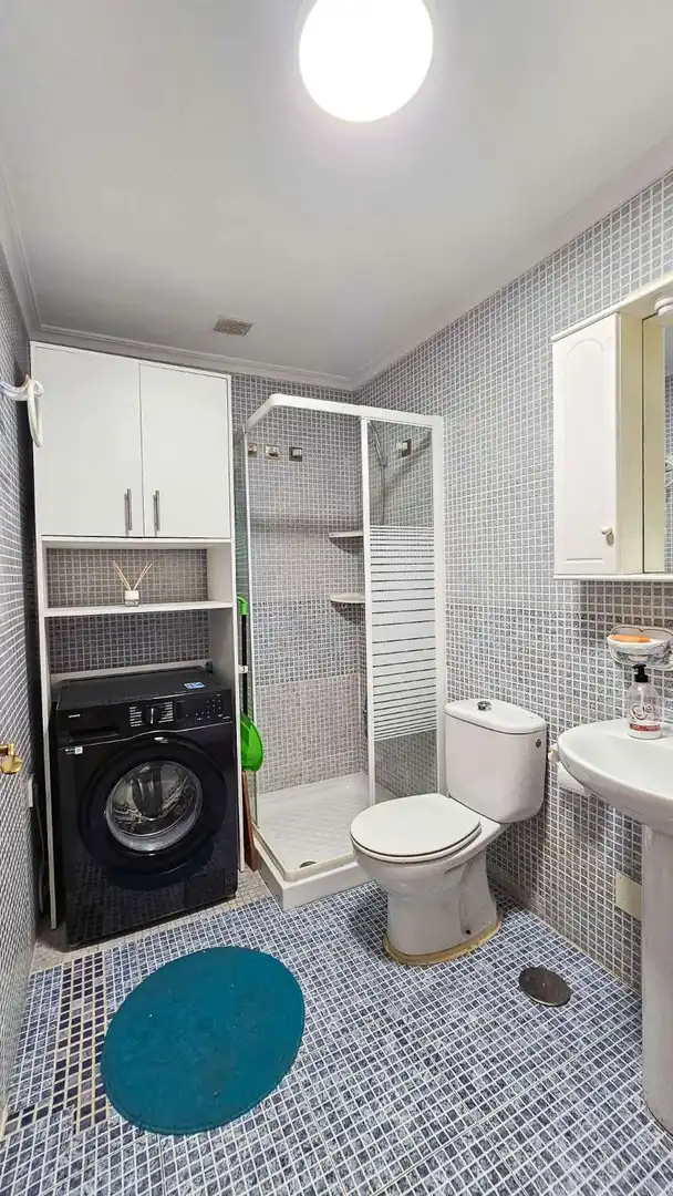 Baño de Apartamento en venta en Torrevieja con Aire acondicionado, Calefacción y Terraza