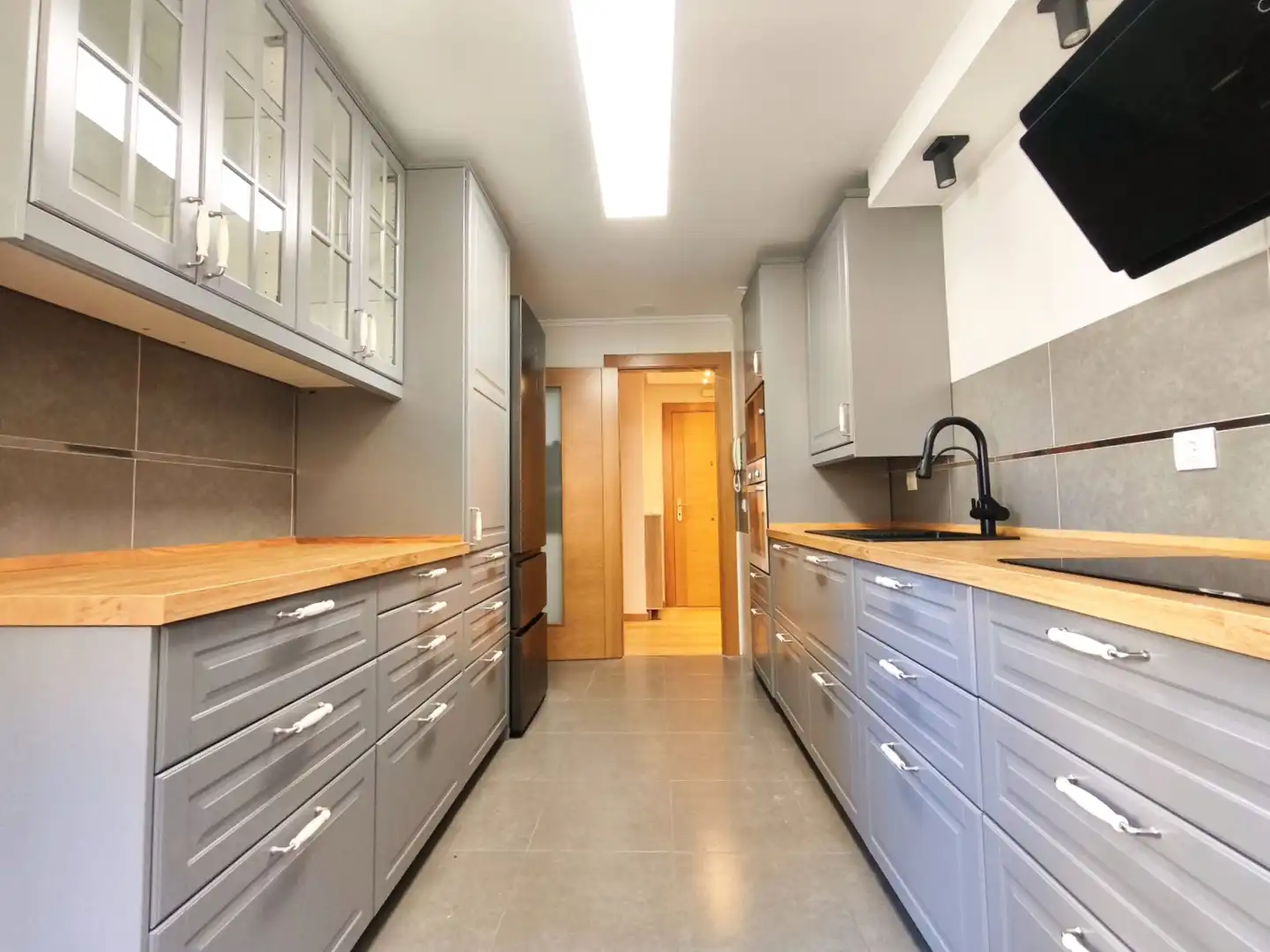 Kitchen of Flat for sale in Entrena  with Air Conditioner, Heating and Parquet flooring