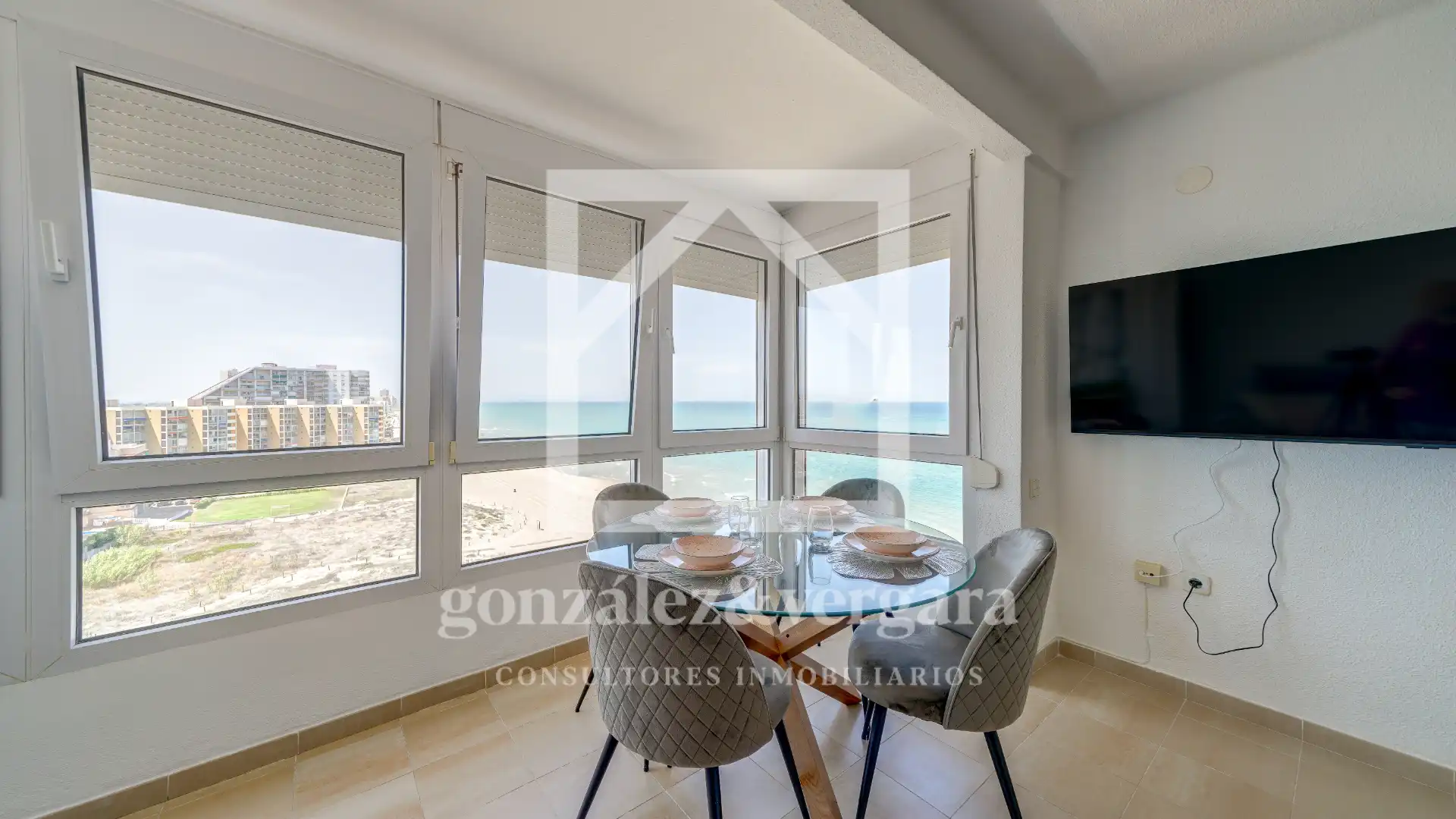 Menjador de Apartament en venda en  Valencia Capital amb Moblat