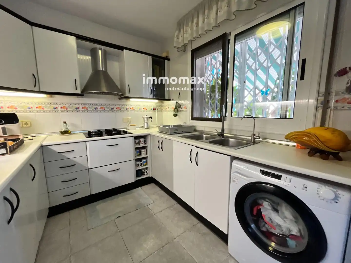 Cocina de Casa adosada en venta en Vilanova i la Geltrú con Calefacción, Jardín privado y Terraza