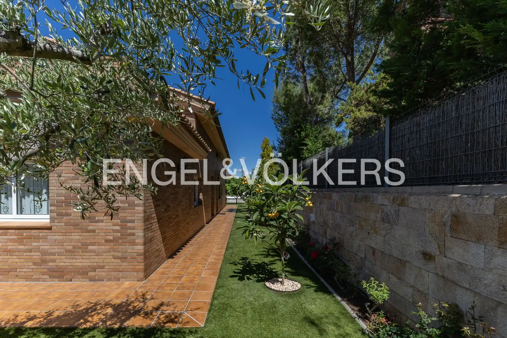 Vista exterior de Casa o chalet en venta en Molins de Rei con Aire acondicionado, Calefacción y Jardín privado