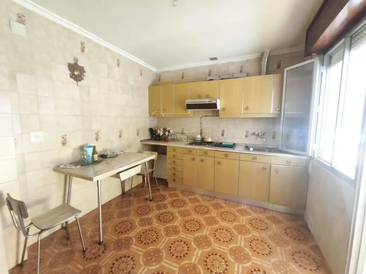 Cuina de Casa o xalet en venda en Xunqueira de Ambía amb Calefacció, Jardí privat i Moblat