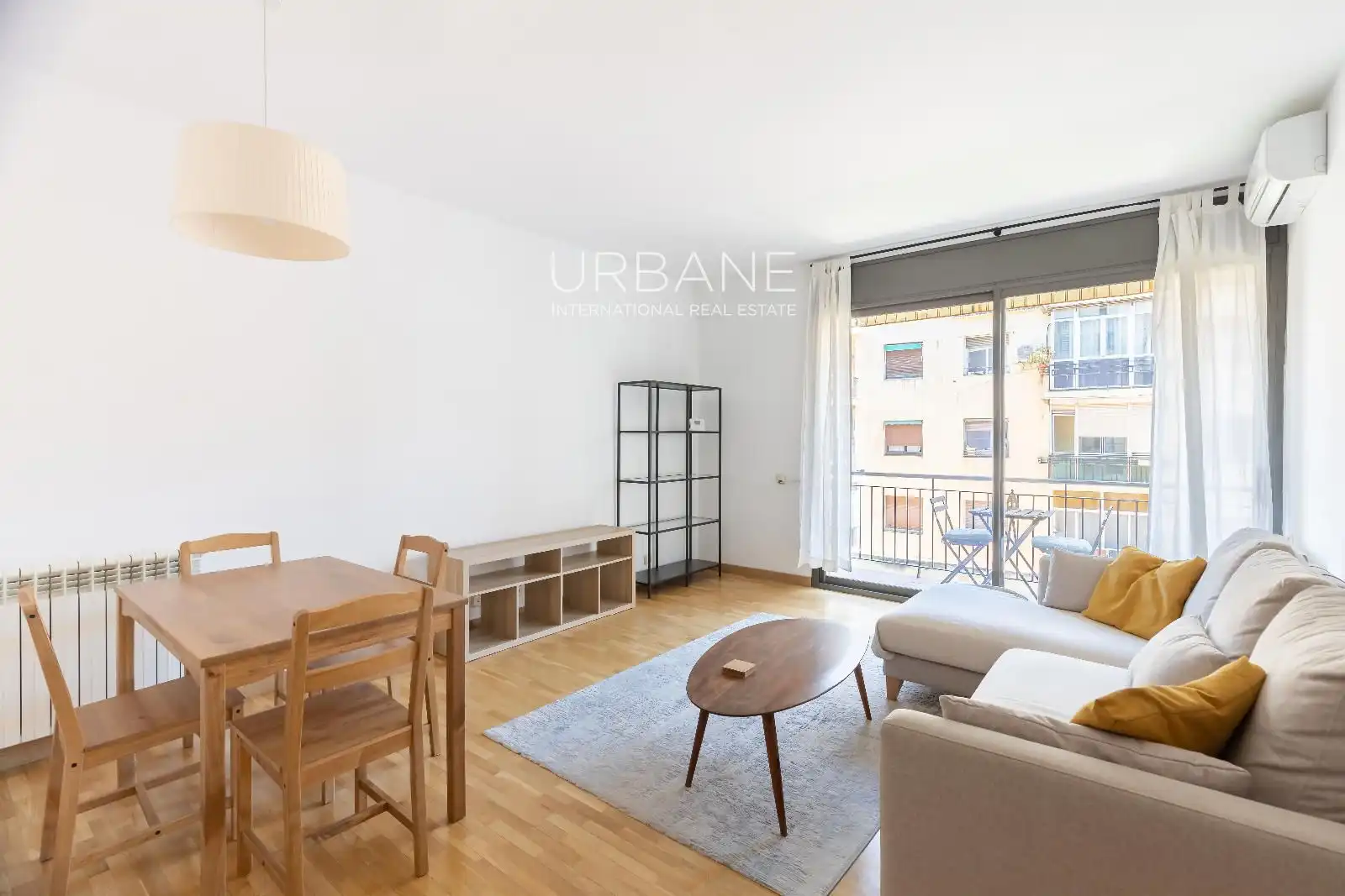 Exterior view of Flat for rent in Barcelona  with Air Conditioner, Terrace and Furnished