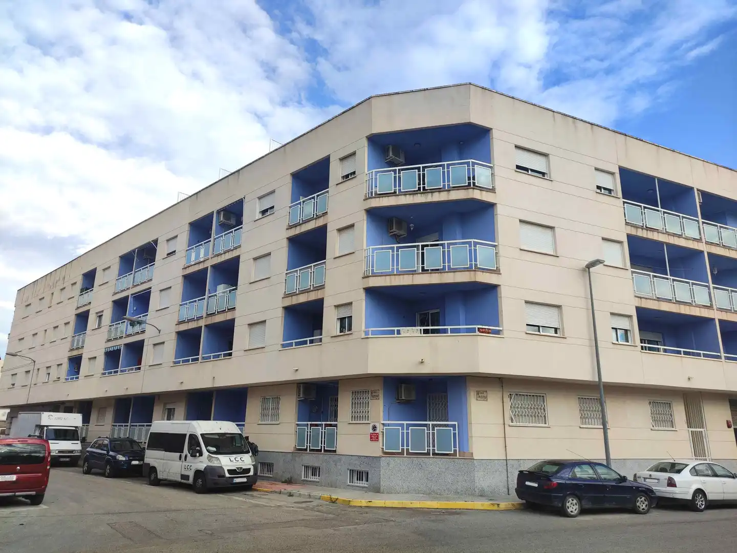 Parking with lift for sale in Filipinas, 1